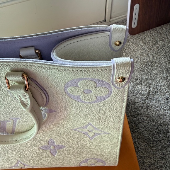 Empreinte Monogram Giant Onthego MM Latte Bubble Tea - Picture 3 of 13